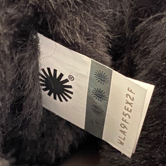 UGG Bailey Button Boots Black 5 - Picture 11 of 14